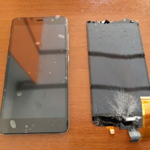 Σπασμένη οθόνη Xiaomi Note 3 Pro